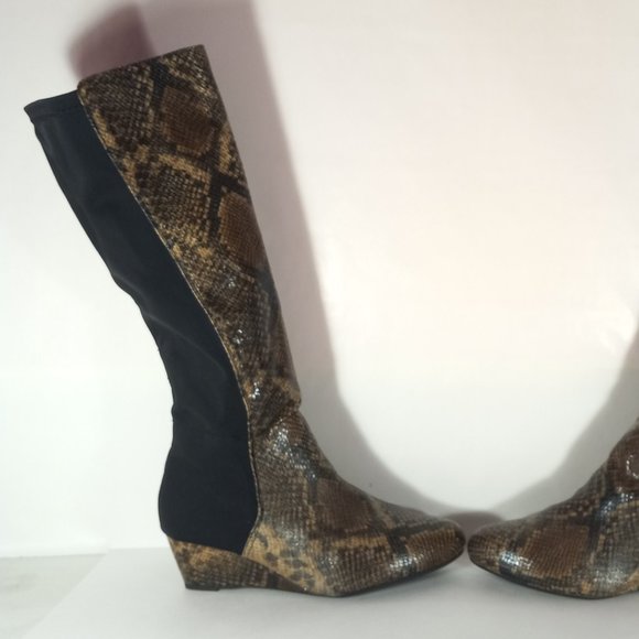 GARCELLE WOMEN SNAKESKIN EMBOSSED LEATHER STRETCH /SPANDEX BACK TALL BOOTS SZ 10 - Picture 2 of 9